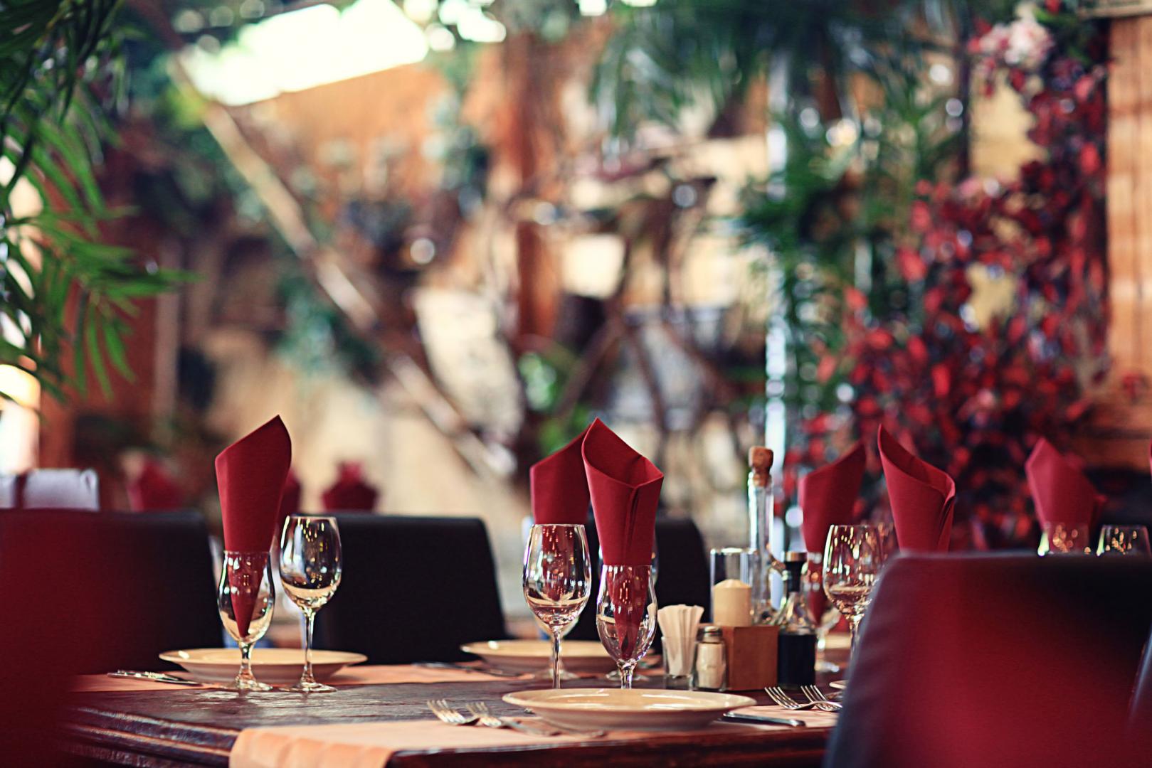 Romantic restaurant Paris 1