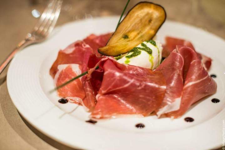 Repas raffiné et succulent